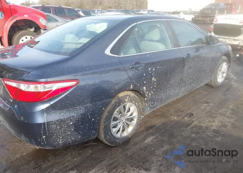 2016 Toyota Camry Le z USA, uszkodzony, nr VIN 4T4BF1FK1GR543366